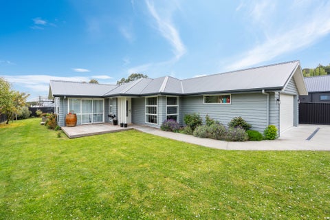 111 Stevenson Avenue, Sawyers Bay, Port Chalmers