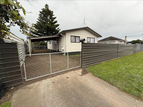 35 Carson Street, Castlecliff, Whanganui