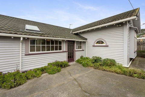 111A Apu Crescent, Lyall Bay, Wellington