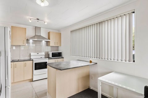 2/8 Christmas Road, Manurewa, Auckland