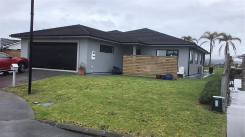 25 O'Farrell Drive, One Tree Point