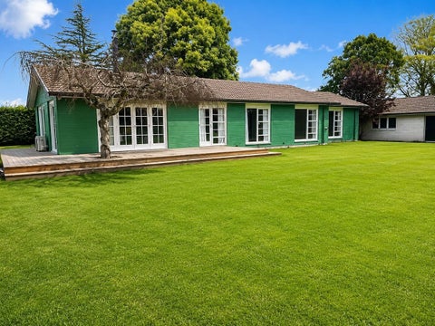 87 Pearces Road, Christchurch