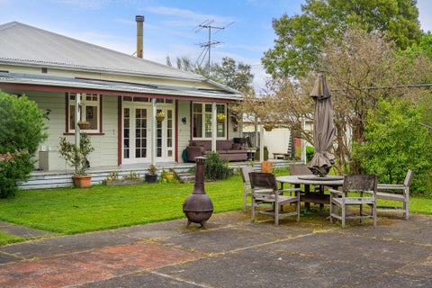 24 Lincoln Road, Carterton