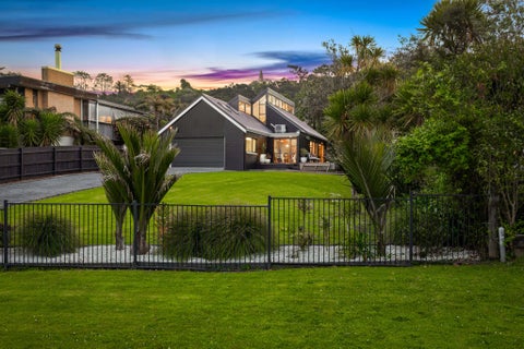 8 Awhiorangi Promenade, Swanson, Auckland