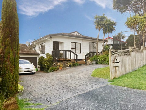 27 Sandgate Avenue, Botany Downs, Auckland