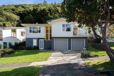 62 Spinnaker Drive, Whitby, Porirua