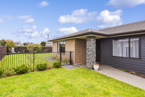 8 Christow Court, Paraparaumu