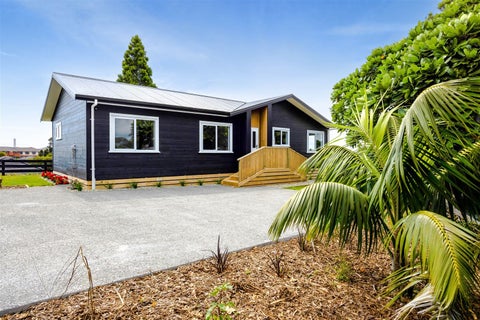 22A Maple Crescent, Whalers Gate, New Plymouth