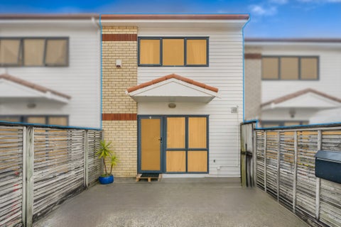 20/3 Ambrico Place, New Lynn, Auckland