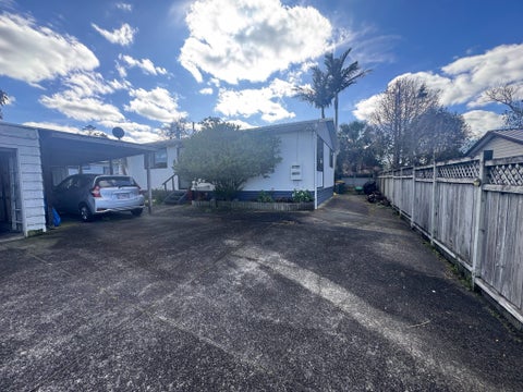 2/141 Carnoustie Drive, Wattle Downs, Auckland