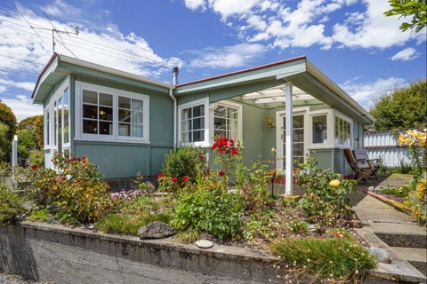 69 Dunns Avenue, The Pines Beach, The Pines Beach