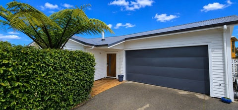 18A Russell Drive, Oakura, Oakura
