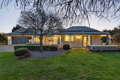 15 Grace Avenue, Leamington, Cambridge