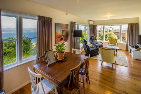 111 Black Rock Road, Newlands, Wellington