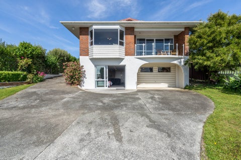 120 Walker Street, Riverton