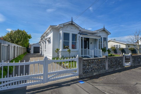 12 Rhodes Street, Carterton