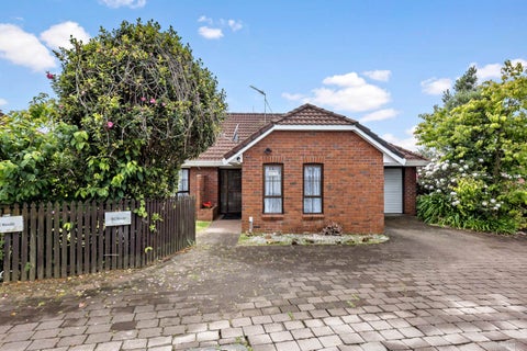 2/15 Alfriston Road, Manurewa East, Auckland