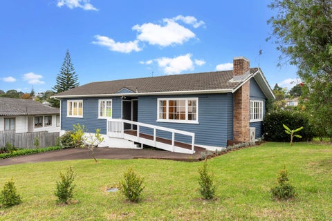 11 Camrose Place, Glenfield, Auckland