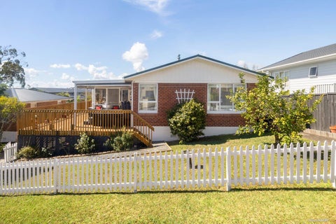3 Hibiscus Place, Hillsborough, Auckland