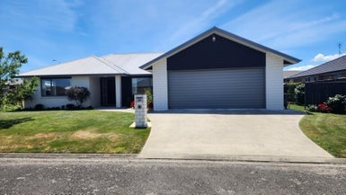 24 Barry Curtis Place, Levin, Levin