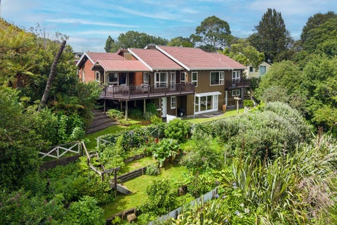 11 Rika Place, Kawaha Point, Rotorua