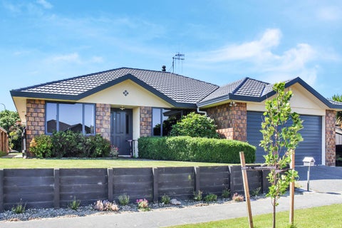 25 Meridian Grove, Kelvin Grove, Palmerston North