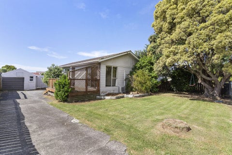 15 Gibbons Road, Weymouth, Auckland