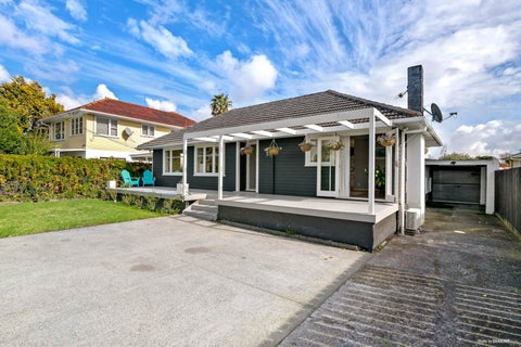 43 Beach Road, Te Atatu Peninsula, Auckland