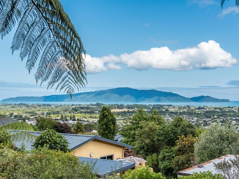 35 Tui Crescent, Waikanae