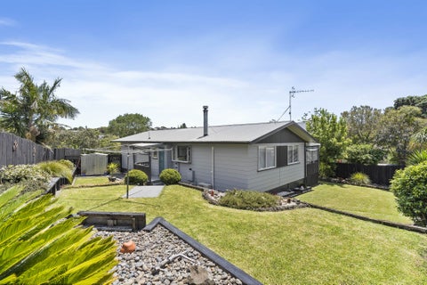 61 Robbies Road, Shelly Park, Auckland