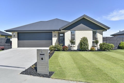 6 Fearne Drive, Woodend, Woodend