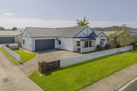 5 Cholmondeley Crescent, Whitianga, Whitianga