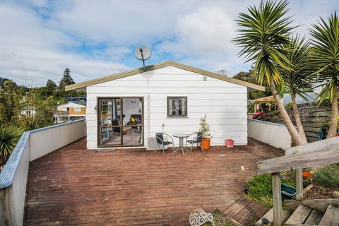 2/681 Beach Road, Rothesay Bay, Auckland