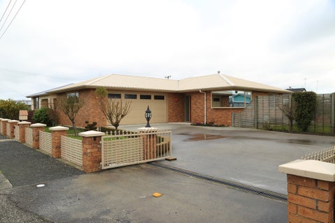 30 Lanark Street, Balclutha, Balclutha