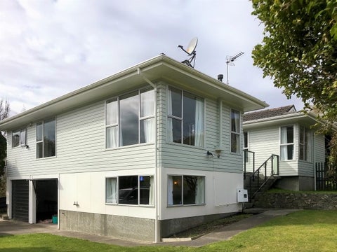 1 Cabin Lane, Whitby, Porirua