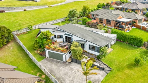 27 Roberta Crescent, Orewa, Orewa