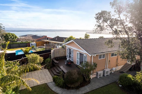 34 Hadfield Street, Beach Haven, Auckland