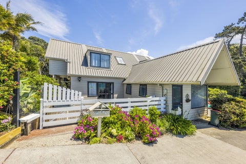 204 Mellons Bay Road, Mellons Bay, Auckland