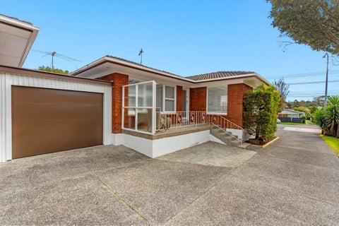 1/18 Shakespeare Road, Milford, Auckland