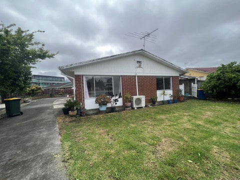15 Pinedale Place, Henderson, Auckland
