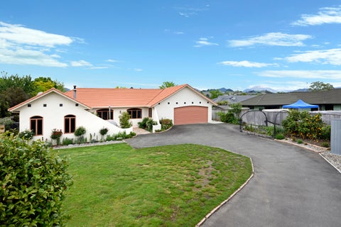 11 Stagg Place, Brightwater
