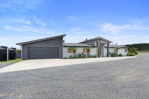 51 Waikawa Beach Road, Manakau, Levin