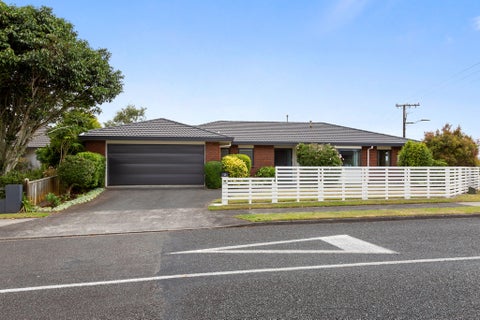 2 Taylor Place, Merrilands, New Plymouth
