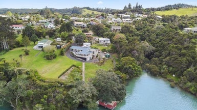 8 Tirairaka Terrace, Okiato, Russell