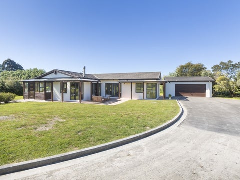 32 Schnell Drive, Kelvin Grove, Palmerston North
