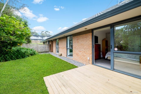 1/12 NORTHCROSS DR, Oteha, Auckland
