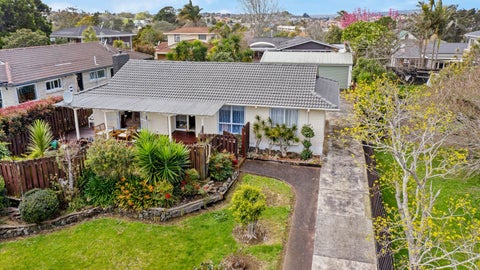 16 Booralee Avenue, Botany Downs, Auckland