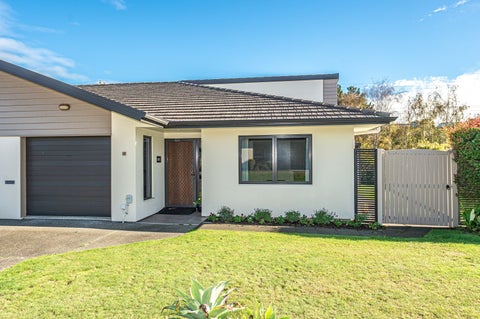 2/2 Caversham Road, Westmere, Whanganui