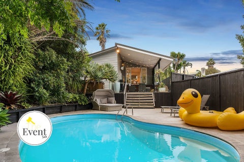 11 Mayall Avenue, Beach Haven, Auckland