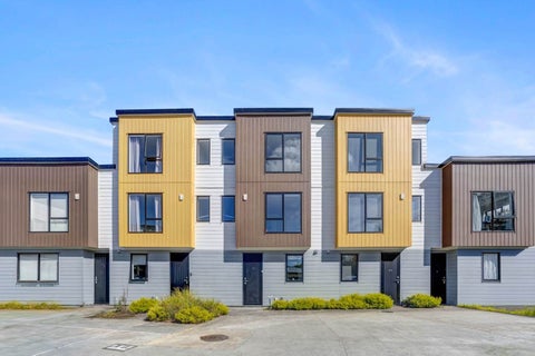 5C Beach Road, Te Atatu Peninsula, Auckland